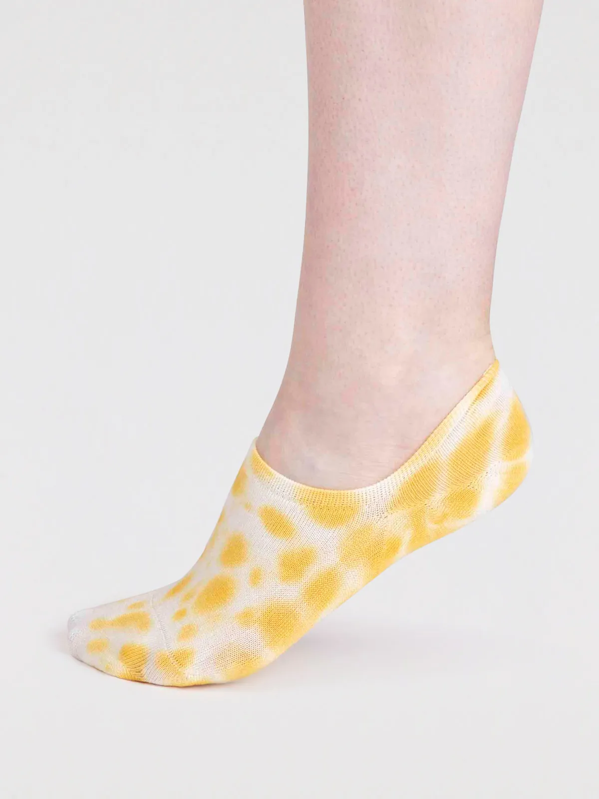 Anca Bamboo Tie Dye No-Show Socks in Yellow by Thought, Size 4-7