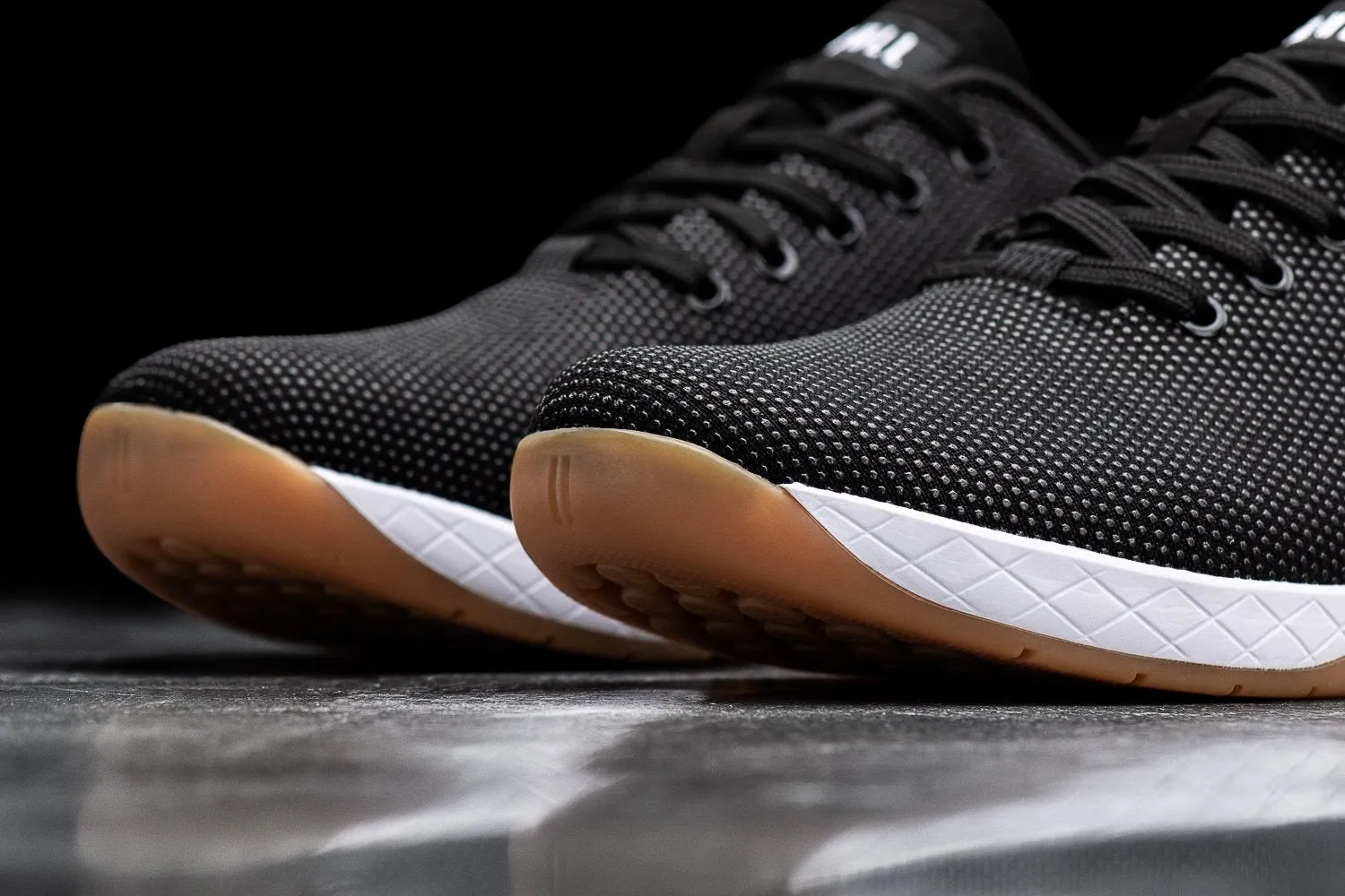 BLACK WHITE GUM TRAINER (WOMEN'S)