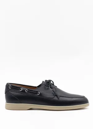 Boat shoe in navy leather