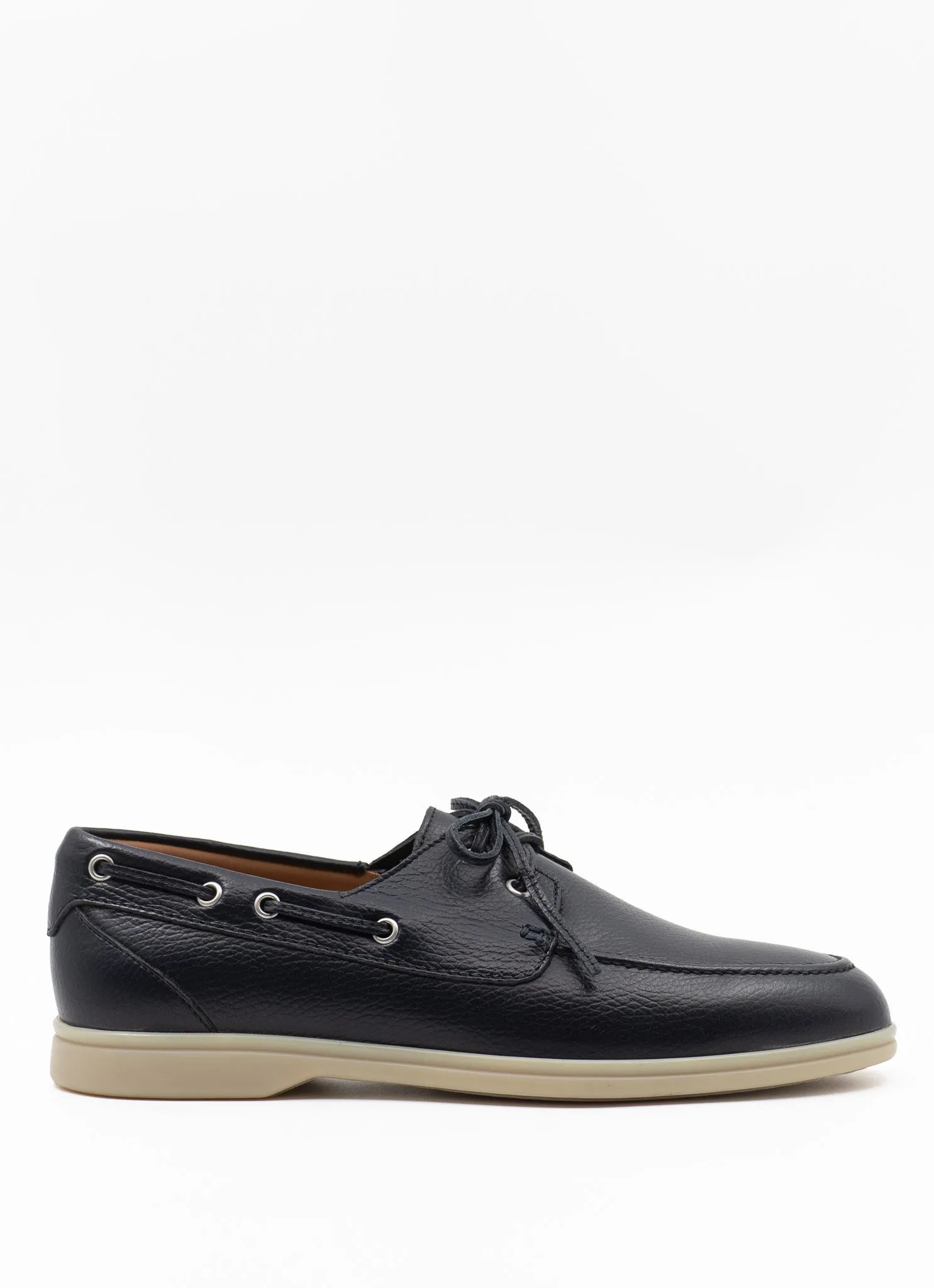 Boat shoe in navy leather