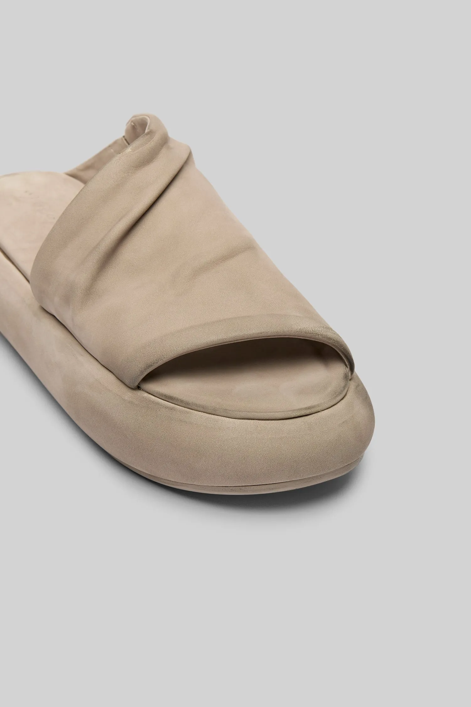 Ciambellona Leather Slide Sandal in Argilla