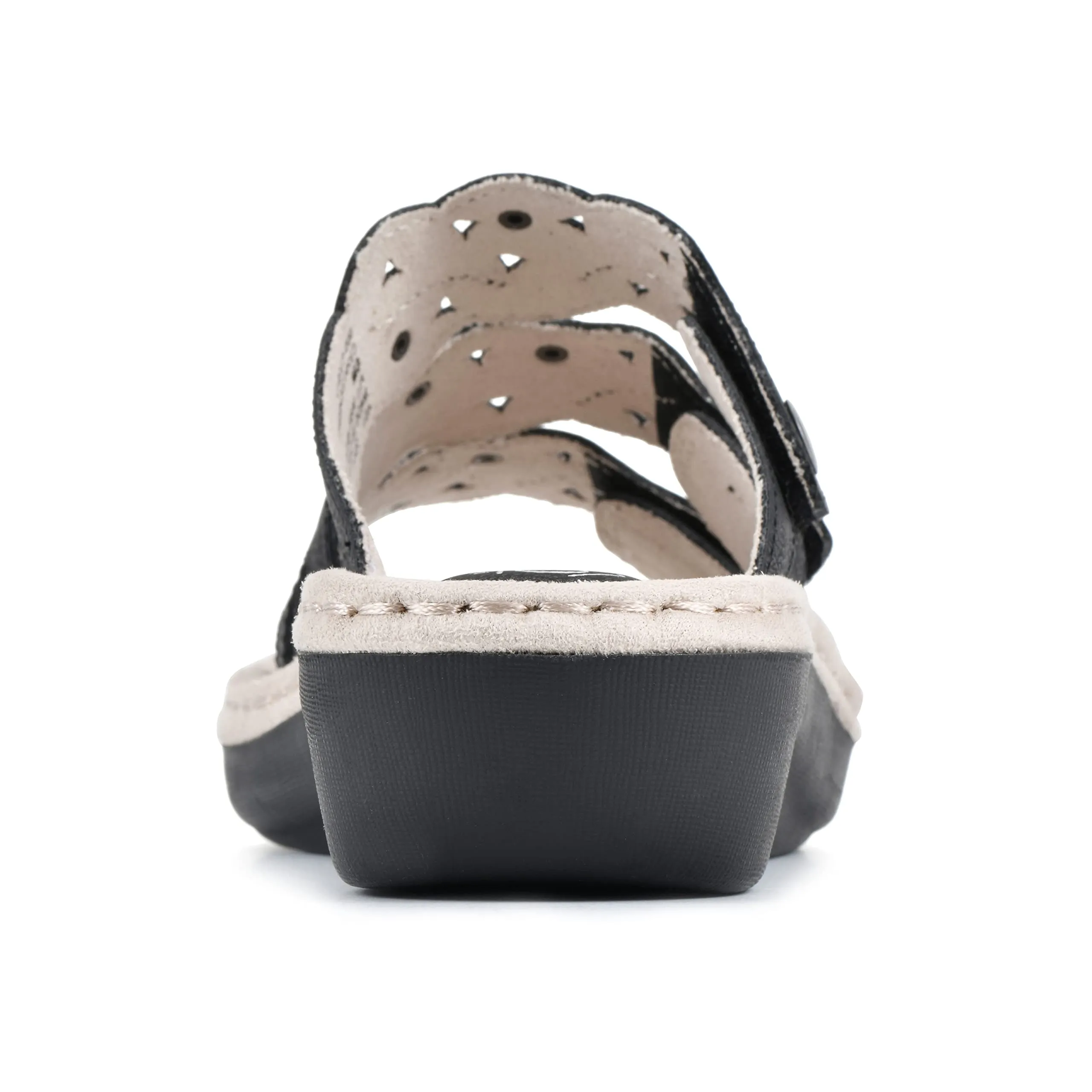 CLIFFS BY WHITE MOUNTAIN Caring Women's Slide Sandal, Black/Smooth, 8 M