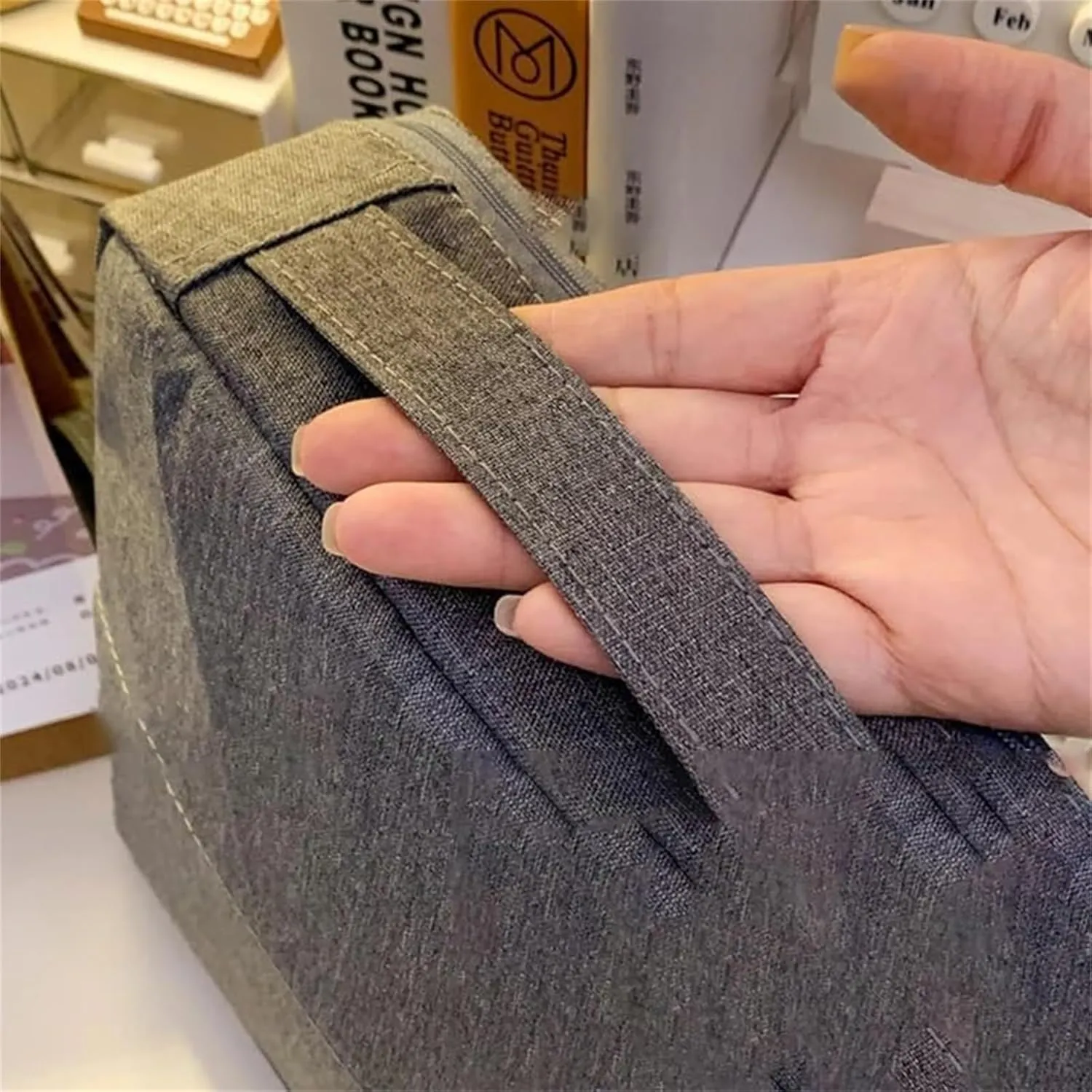Doresty Makeup Bag, Standing Makeup Bag – Portable, Large Capacity, Vertical Large Opening Waterproof Multifunctional Make up Bags with Compartments, Smart Partitioning, Travel-Friendly (Gray)
