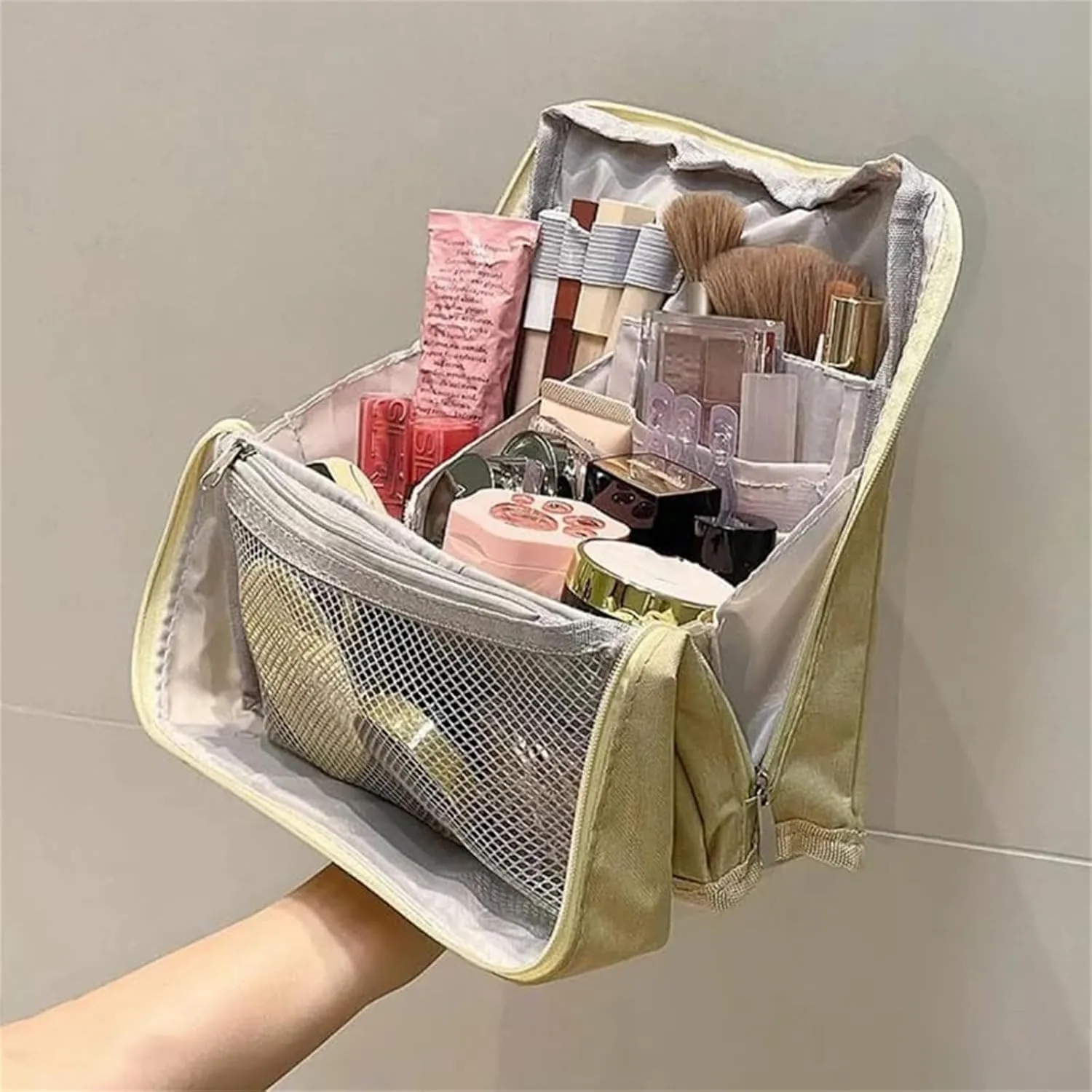 Doresty Makeup Bag, Standing Makeup Bag – Portable, Large Capacity, Vertical Large Opening Waterproof Multifunctional Make up Bags with Compartments, Smart Partitioning, Travel-Friendly (Gray)
